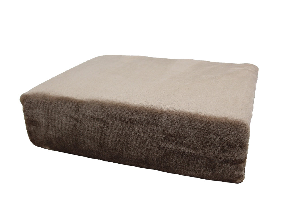 Eine zusammengelegte Fangodecke mit der Farbe taupe.