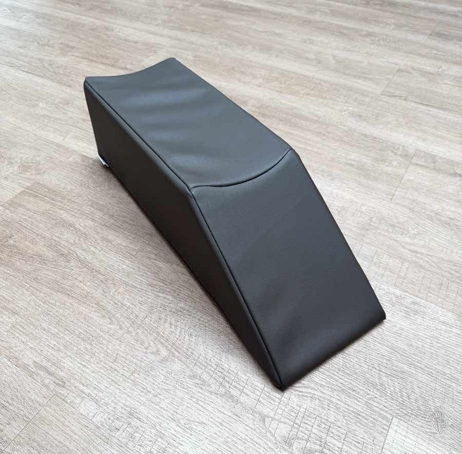 Keilwürfel 70 x 22 x 19 cm mit 1 Beinmulde