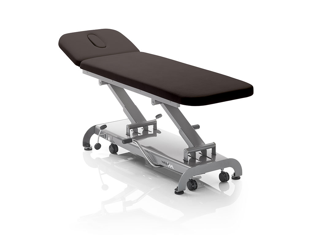 Massageliege S2 mit hydraulischer Höhenverstellung des Herstellers Novak-M in der Farbe chocolate.